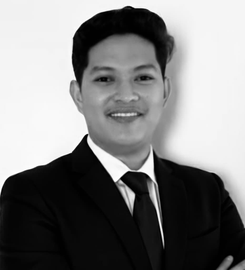 Junree, Paraplanner and Client Services